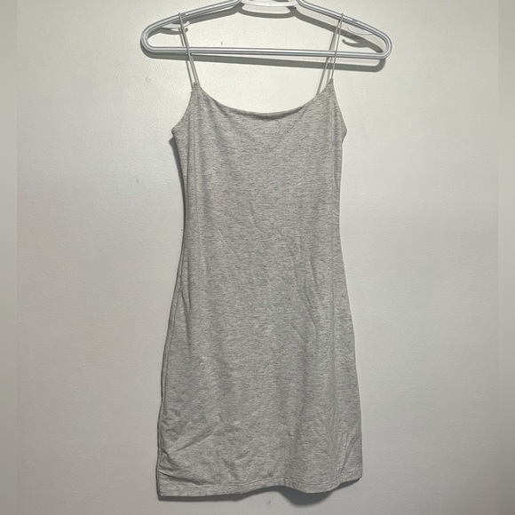 Wilfred Free Tiny Dress - Aritzia - Picture 3 of 8